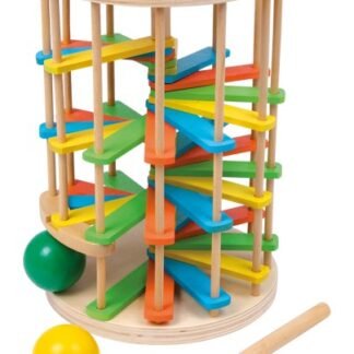 Torre enorme de madera para golpear bolas, Ber126569