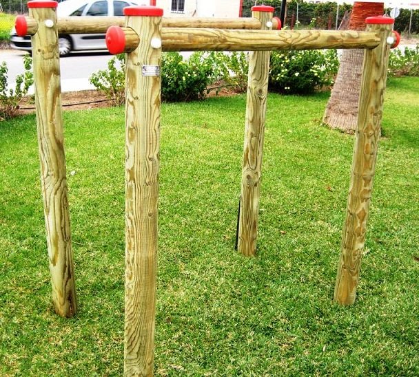 BARRAS PARALELAS DE MADERA REDONDA PARA GIMNASIA AL EXTERIOR. ENTORNOS URBANOS. REF ASL_236