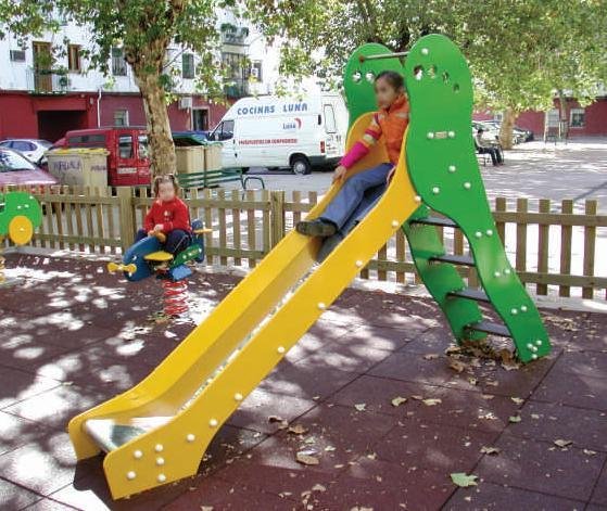 TOBOGAN ANTIVANDALOS MEDIANO CONTRACHAPADO Y RAMPA DE ACERO, REF ASL_223 USO PUBLIC