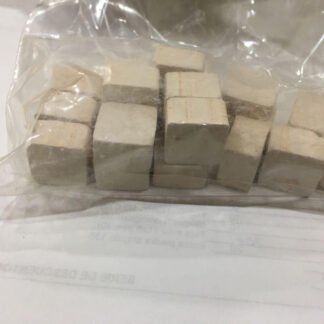 Cuit 3912C - Bolsa 20 u. piedras blacas cuadradas 1,5cms x 1,5cms