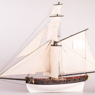 Dusek DSK009. Kit maqueta barco de madera Le Cerf