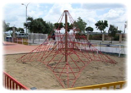 PIRÁMIDE CUERDAS ESCALADA. HOMOLOGADO USO PÚBLICO. ASL_299A. 4 METROS DE ALTURA