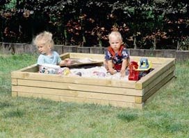 ARENERO INFANTIL DE VIGAS DE MADERA. 12HO872