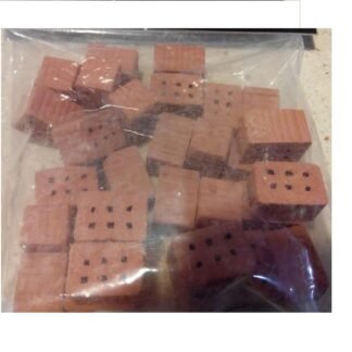 Bolsa 95 gramos ladrillos 6 agujeros y 16mm longitud para maquetas. CUIT 3908